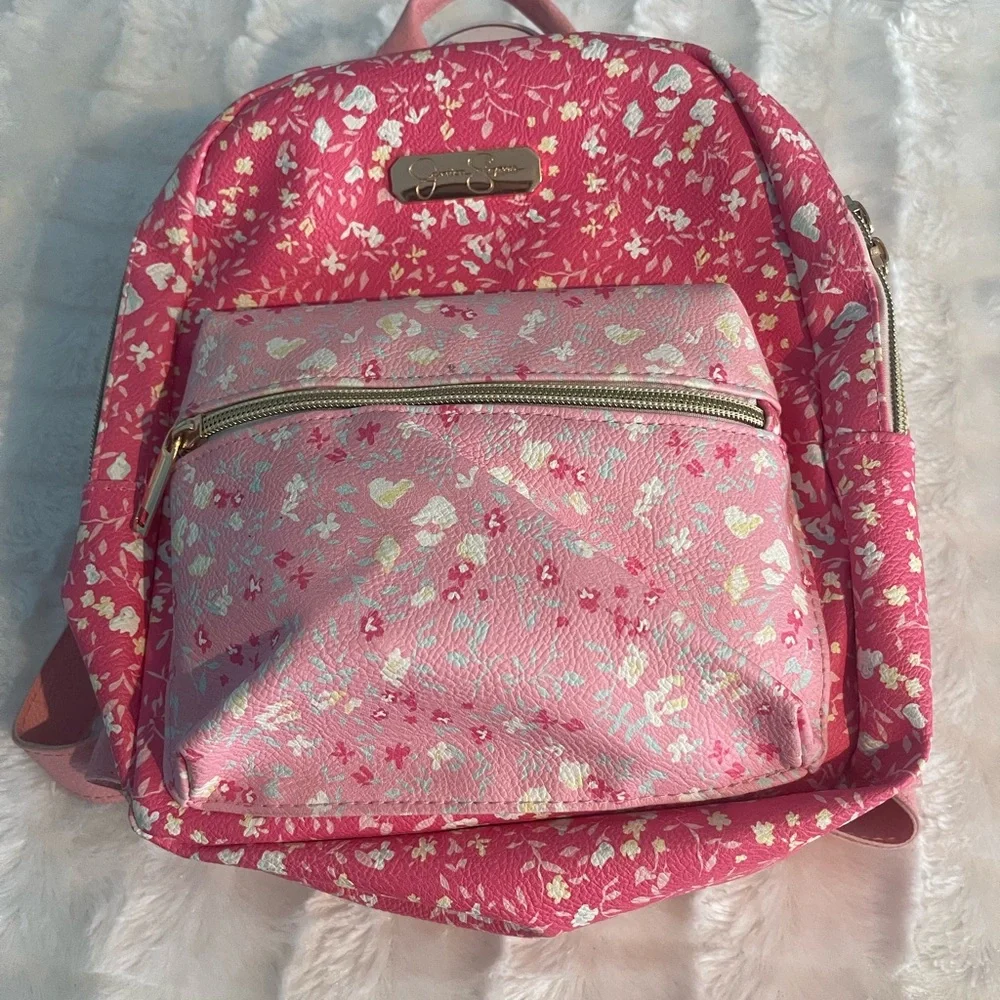 Jessica Simpson charming pink